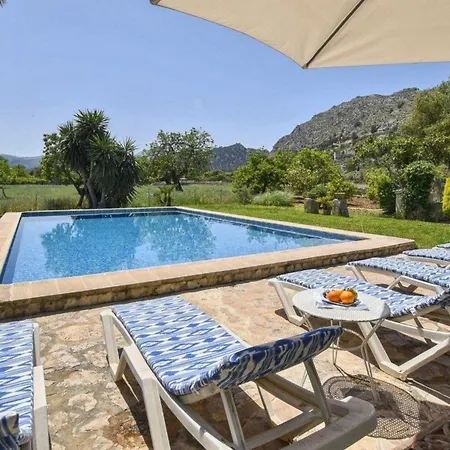 Holiday home Wunderschoenes Im Landhausstil Mit Pool Fuer 6 Personen, 6 Km Vom Entfernt